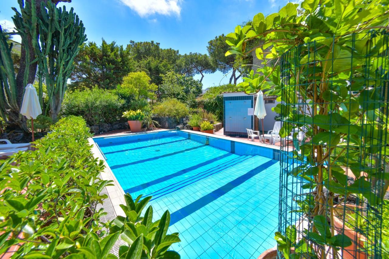 Hotel Pineta Ischia Bagian luar foto