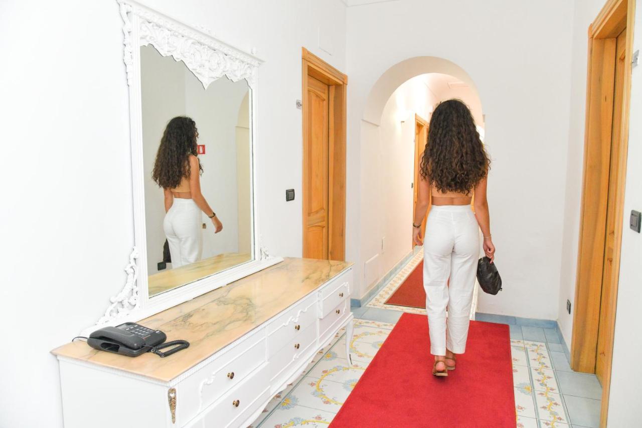 Hotel Pineta Ischia Bagian luar foto