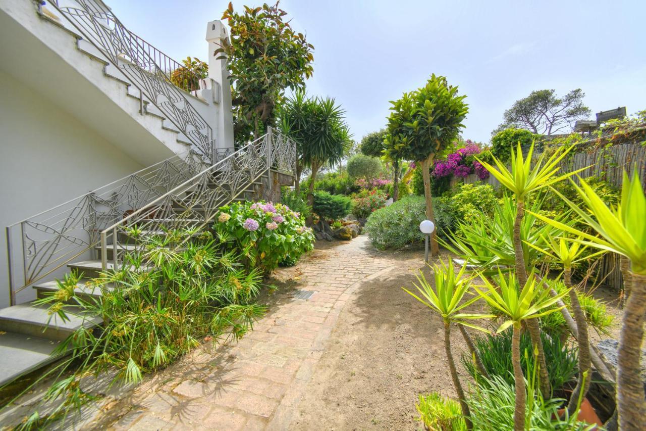 Hotel Pineta Ischia Bagian luar foto