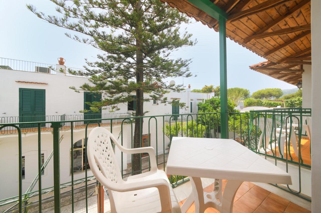 Hotel Pineta Ischia Bagian luar foto