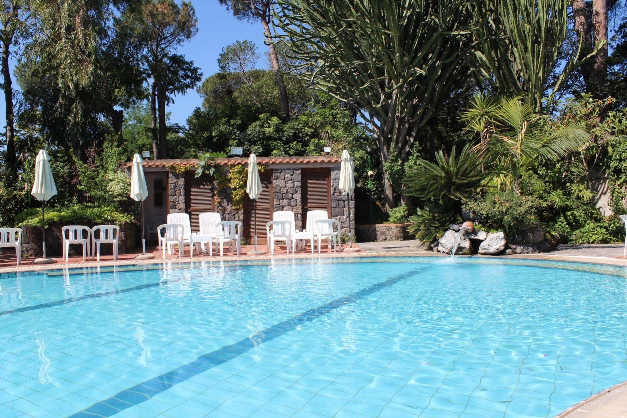 Hotel Pineta Ischia Bagian luar foto