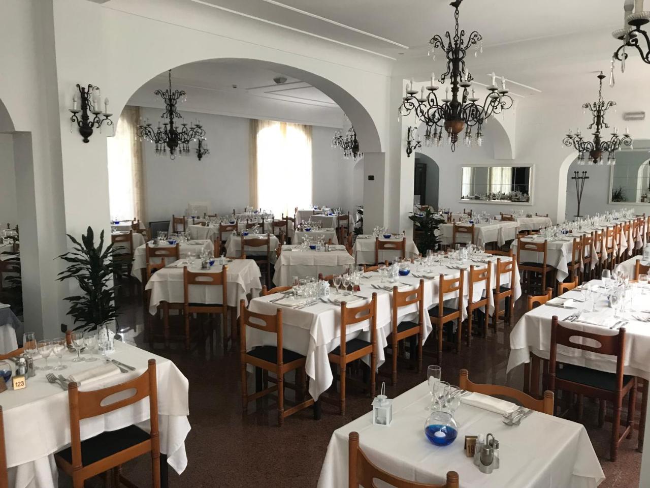 Hotel Pineta Ischia Bagian luar foto