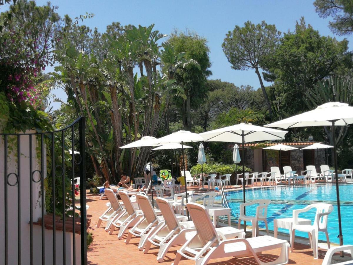 Hotel Pineta Ischia Bagian luar foto